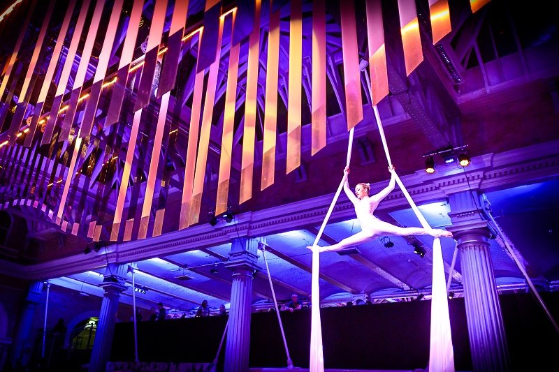 aerialists at old billingsgate